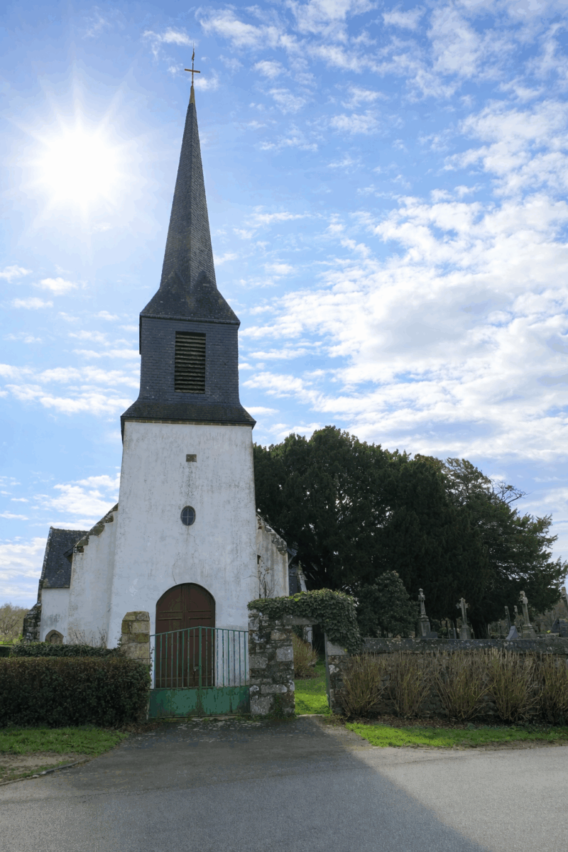 Perion Realisations Programmes Neufs Et Terrains A Batir Dans Le Grand Ouest Eglise Bretonne Sous La Lumiere Du Soleil