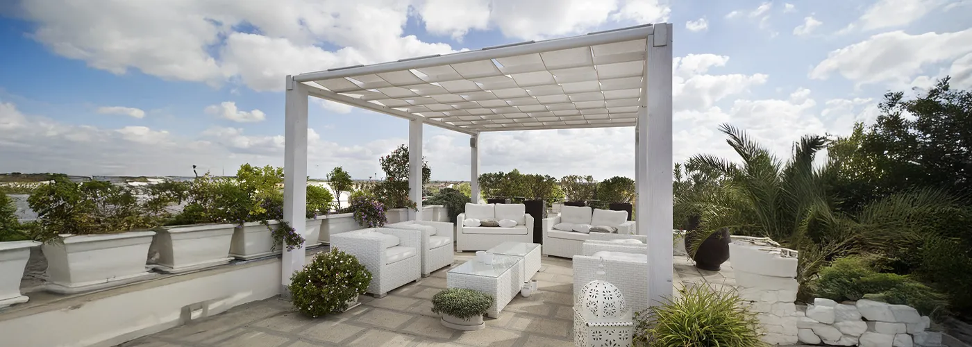 Créer une terrasse sommitale : avantages et inconvénients